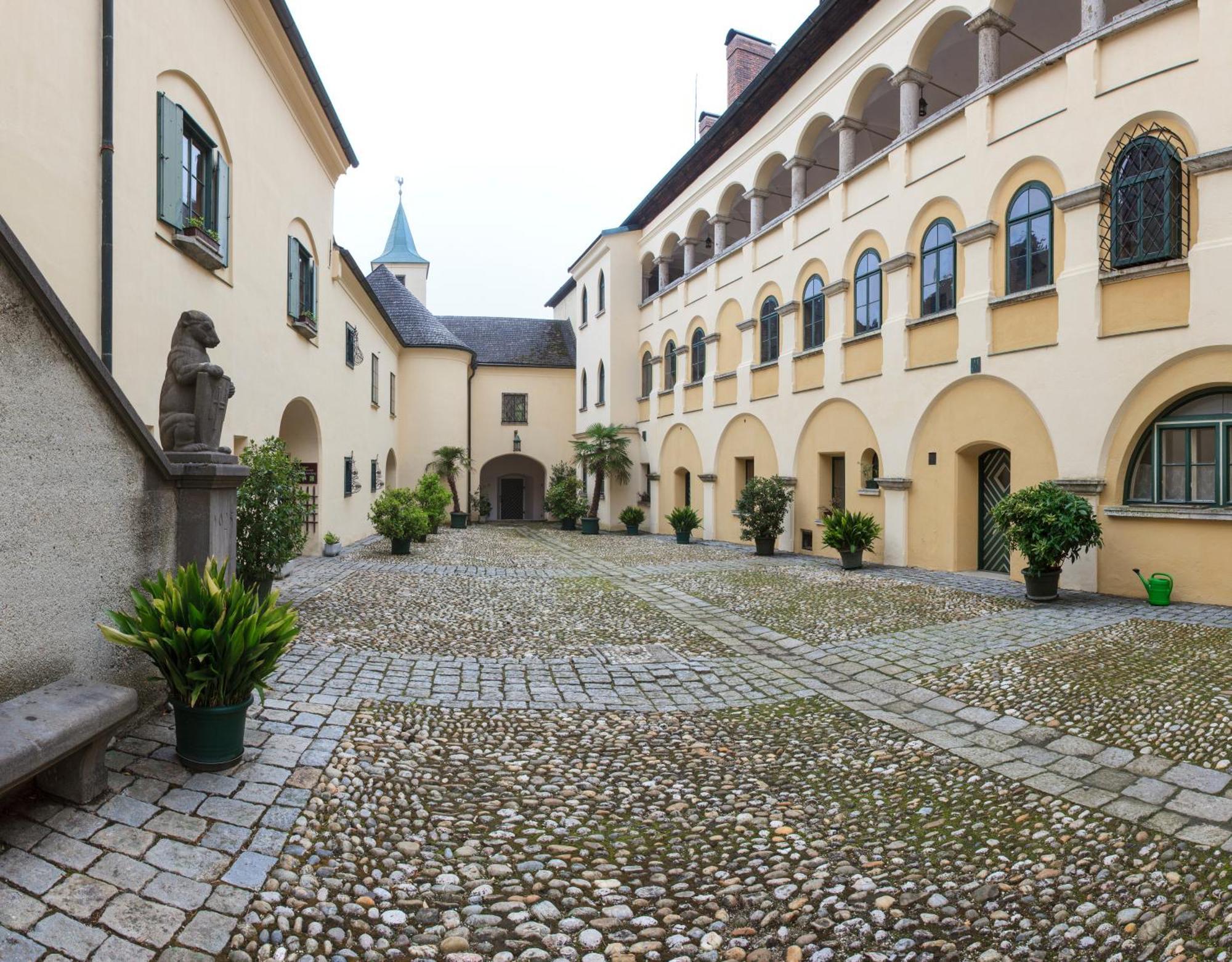 Fruhstuckshotel Scharinger Haag am Hausruck المظهر الخارجي الصورة